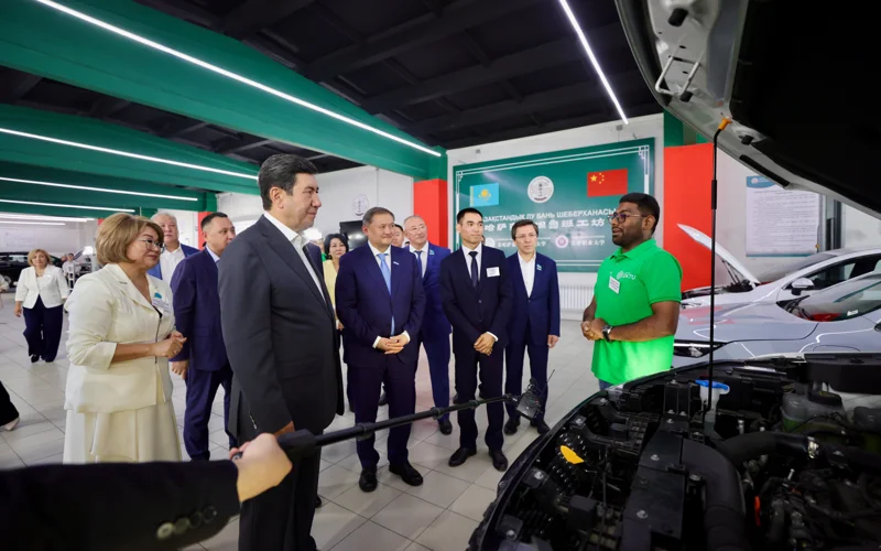 Ерлан Қошанов ШҚО-дағы көтерме сауда орталығына барды