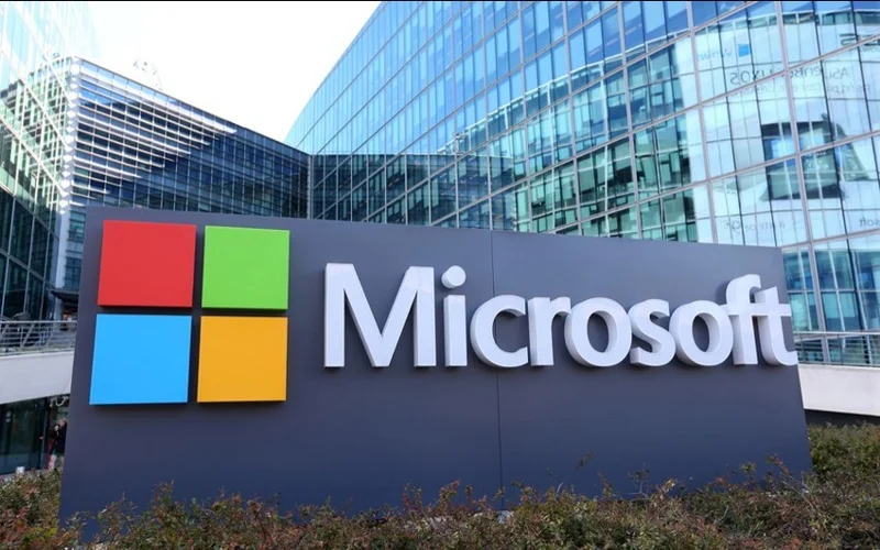 Microsoft ЖИ көмегімен 500 миллион доллардан астам қаржы үнемдеді