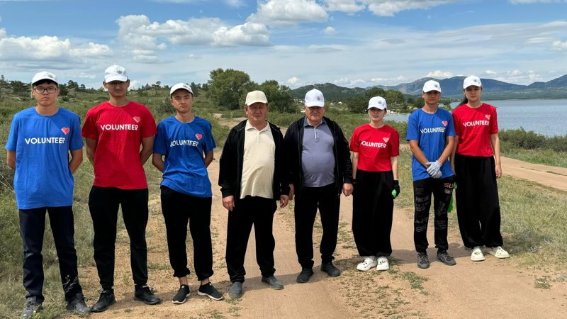 Табиғат көркіне нұқсан келмесін: баянауылдық жастар туристерді тазалыққа шақыруда Табиғат көркіне нұқсан келмесін: баянауылдық жастар туристерді тазалыққа шақыруда