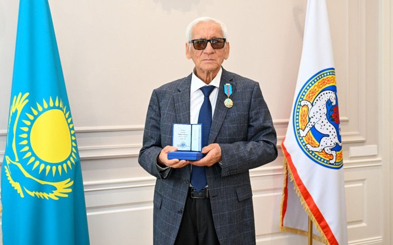жазушы