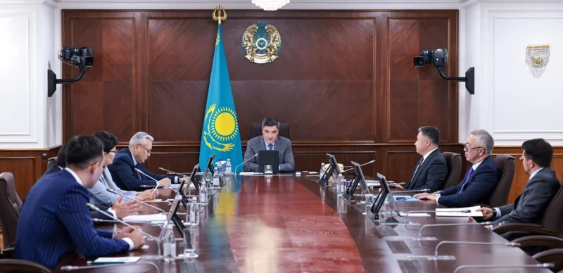 Олжас Бектенов 100 ірі жобаны цифрлық теңгеге көшіруді тапсырды