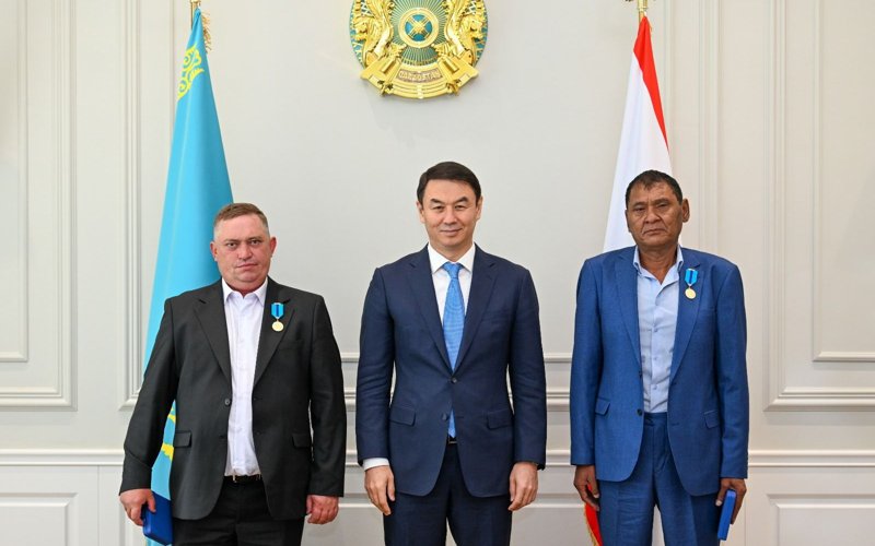 Госнарграды от&nbsp;имени Президента вручили деятелям культуры и&nbsp;трудовых коллективов