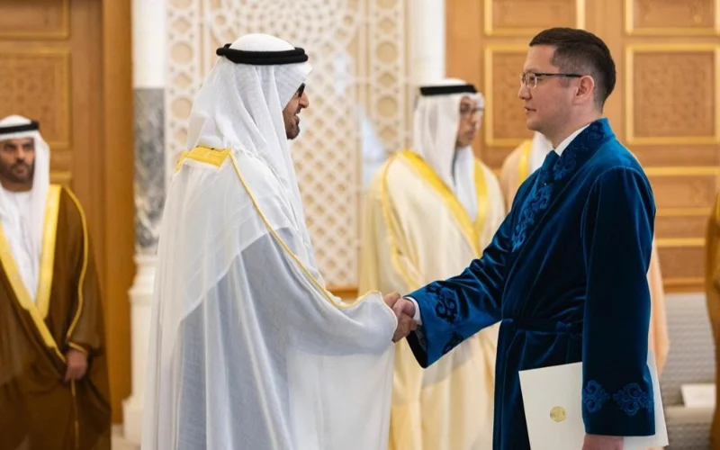 Kazakh ambassador presents credentials to UAE President 
