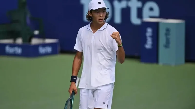 Kazakh Omarkhanov sails into Wimbledon Juniors doubles semifinals