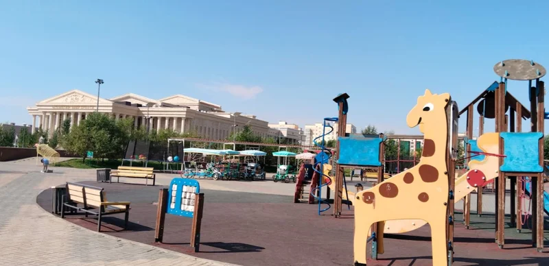 Акимат Уральска разъяснил ситуацию с арендой на площади Первого Президента