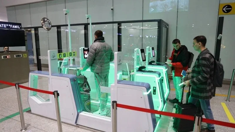 3,5 myńǵa jýyq sheteldikke elge kirýge tyıym salyndy — UQK 