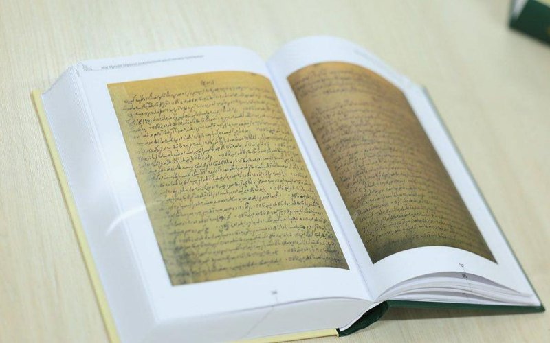 Абай жазбаларының жаңартылған транскрипциясы жарық көрді Абай жазбаларының жаңартылған транскрипциясы жарық көрді