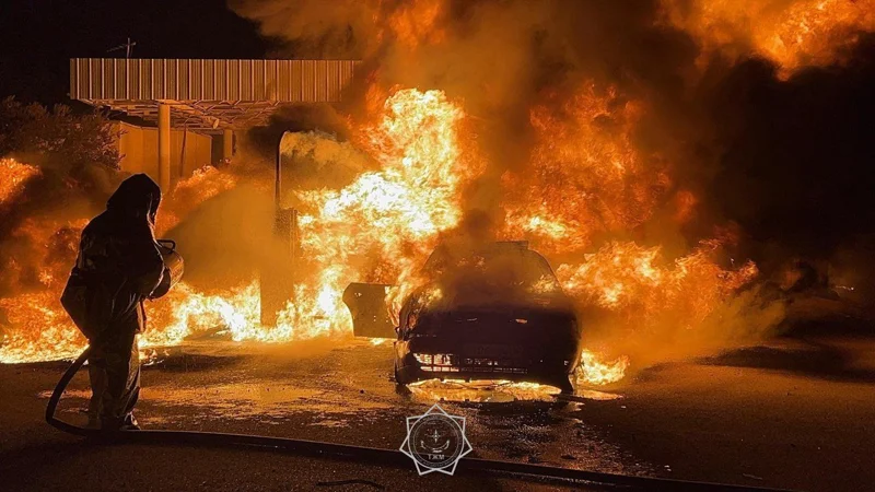 Автомобиль загорелся на АЗС в Жамбылской области