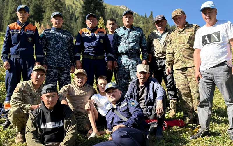 Almaty oblysy Kegen aýdanynyń polıtseıleri men qutqarýshylary túni boıy Aqtasty aýyly mańyndaǵy taýly aımaqta 10 jastaǵy balany izdedi.