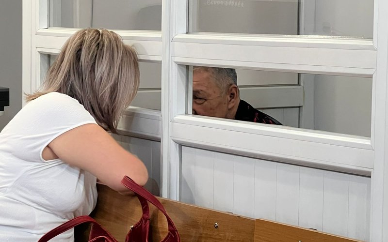 Алматы әуежайында кепілге алу ісі: сот қайта басталды Алматы әуежайында кепілге алу ісі: сот қайта басталды