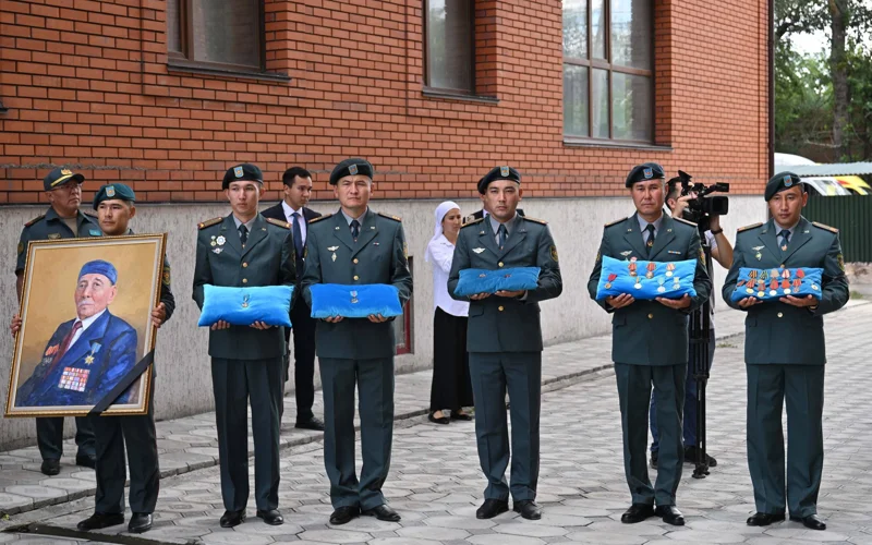 Жители области проводили в последний путь Героя Казахстана Абдигали Каймолдина