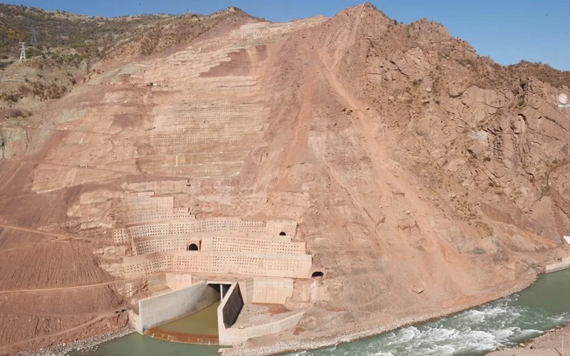 Ózbekstan Tájikstandaǵy «Rogýn» GES-inen elektr energııasyn ımporttaıdy