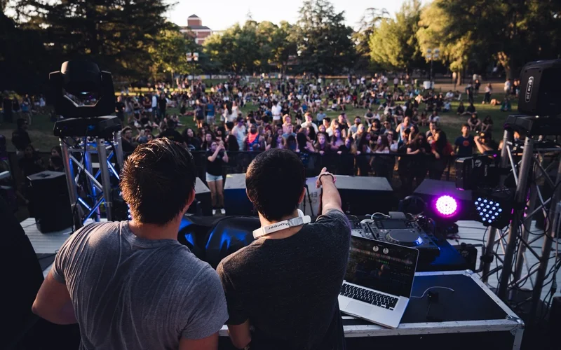 фестиваль, диджей, электронная музыка