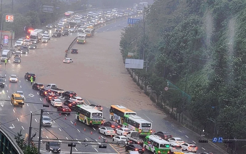 Heavy rains leave 4 dead, 1 missing, over 5,000 evacuated in S. Korea