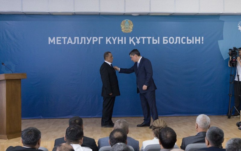 Ұлытаулық металлургтер Мемлекет басшысының атынан марапатталды