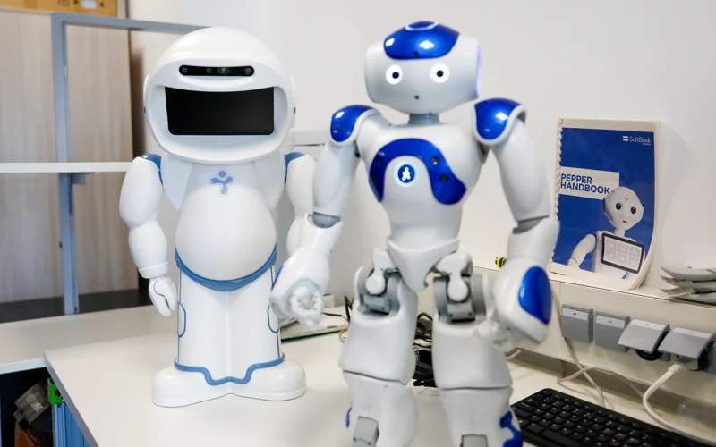 Qazaq tildi robot aýtızmdi qalaı emdep júr