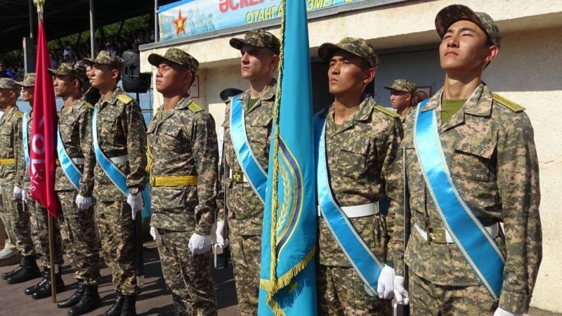 Нархоздың 300-ден астам студенті Отанына адал болуға ант берді