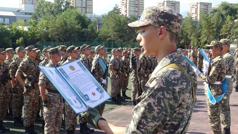 Нархоздың 300-ден астам студенті Отанына адал болуға ант берді