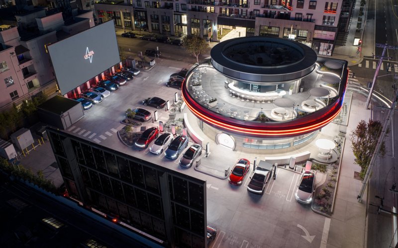 Tesla’s first Diner opens in Hollywood as fans camp out for hours Tesla Diner