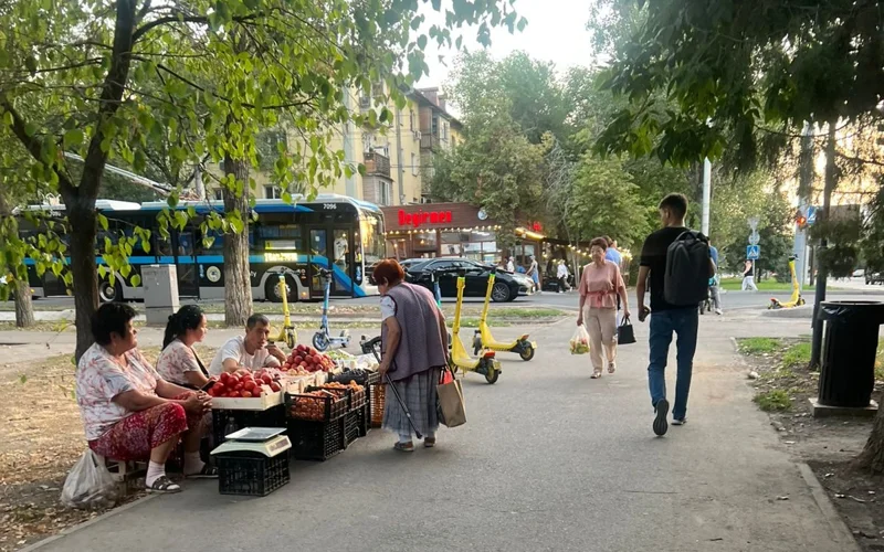 Стихийная торговля в Алматы
