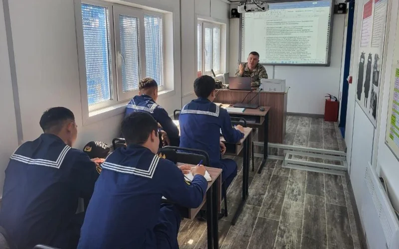 Курсанты военного института проходят морскую практику на Каспии