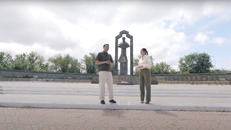 «Таза қала» в Хромтау: ухоженные аллеи, опасные люки и слежка за журналистами