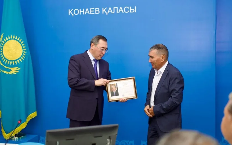 10 jastaǵy balany ıtterden qutqarǵan azamat Prezıdent Alǵys hatyn aldy