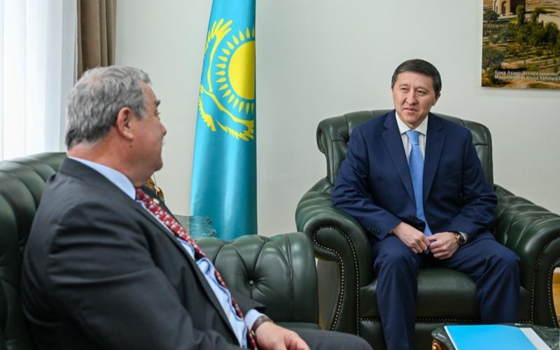 Qazaqstan SІM-de qazaq-majar strategııalyq seriktestigin nyǵaıtý máselesi talqylandy