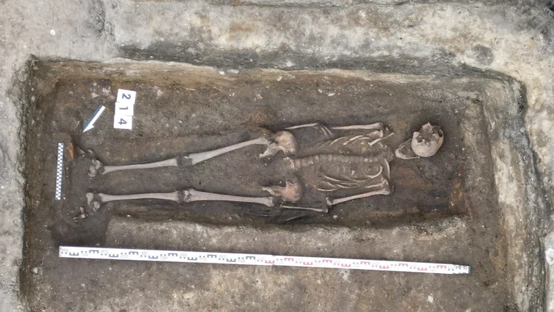 Археологи обнаружили в центре Гданьска захоронение средневекового рыцаря