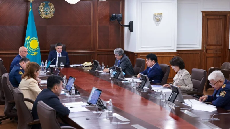 Заң мен тәртіп: Олжас Бектенов құқық бұзушылықтың алдын алу жөніндегі ведомствоаралық комиссияның отырысын өткізді