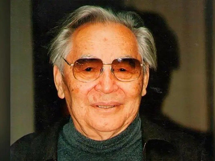 Great Kazakh writers of the late 20th century Abdizhamil Nurpeisov