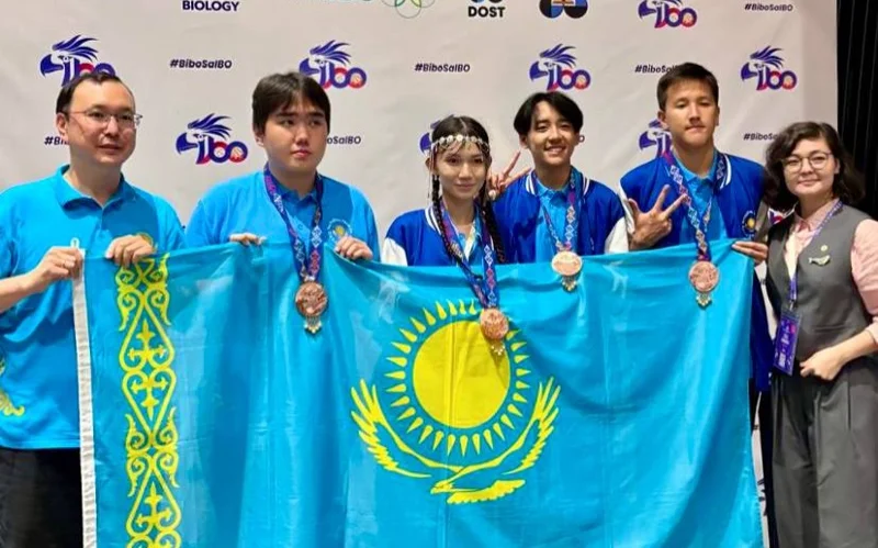 Казахстанские школьники отличились на самой престижной биологической олимпиаде мира
