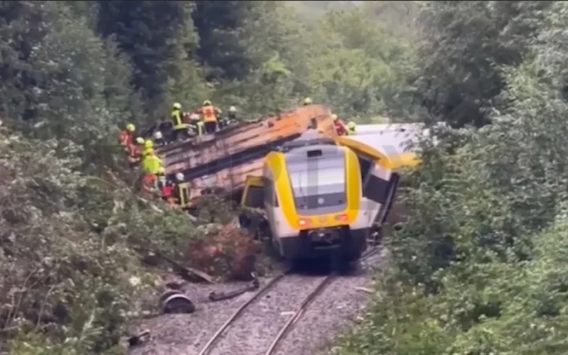 В Германии сошел с рельс пассажирский поезд