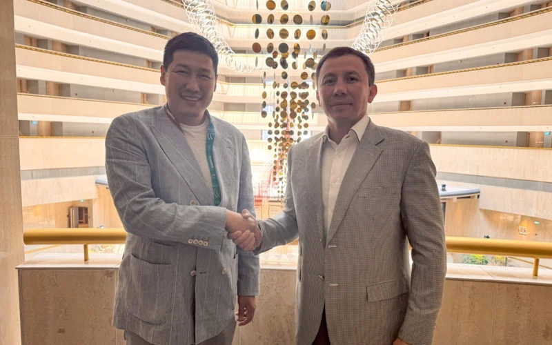 Геннадий Головкин Моңғолия ҰОК басшысымен кездесті