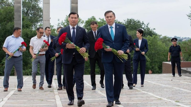 Қазақстан мен Қалмақ Республикаcыөңіраралық серіктестікті тереңдетуге ниетті Қазақстан мен Қалмақ Республикаcыөңіраралық серіктестікті тереңдетуге ниетті
