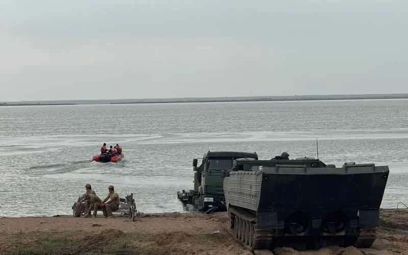 К поискам пропавшего вертолета привлечены дополнительные силы из Актау и Конаева