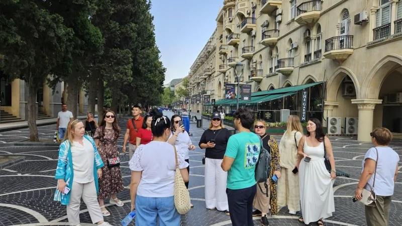 Свыше 68 тысяч туристов из Казахстана и Узбекистана посетили Азербайджан за полгода