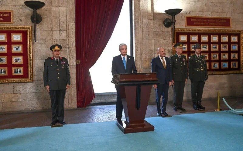 Kassym-Jomart Tokayev visits mausoleum of Mustafa Kemal Ataturk 