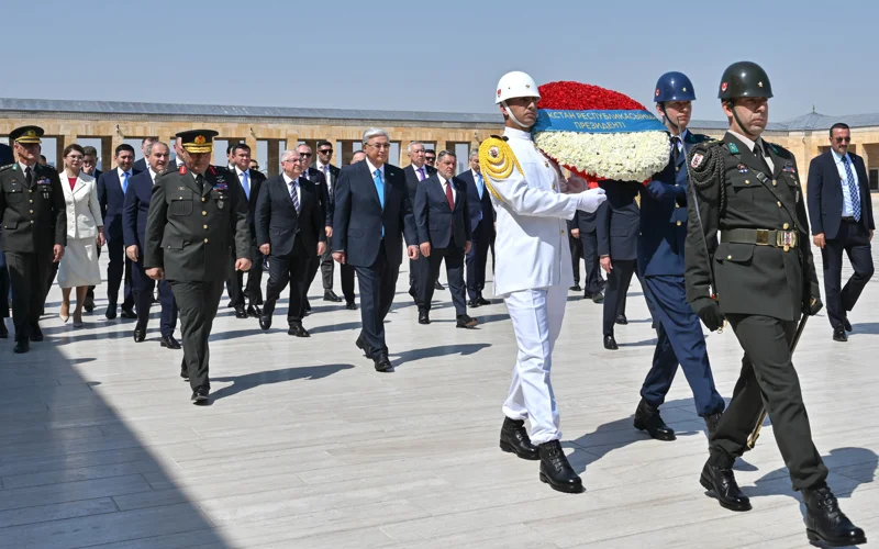 Kassym-Jomart Tokayev visits mausoleum of Mustafa Kemal Ataturk 