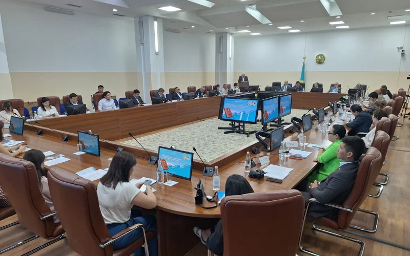 В Алматы состоялся круглый стол, приуроченный к 30-летию Конституции