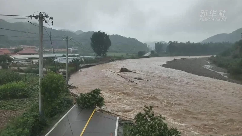 Бейжіңдегі су тасқыны 30 адамның өмірін қиды