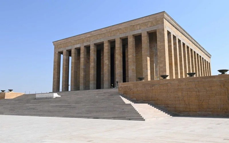 Kassym-Jomart Tokayev visits mausoleum of Mustafa Kemal Ataturk 