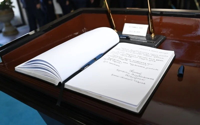 Kassym-Jomart Tokayev visits mausoleum of Mustafa Kemal Ataturk 