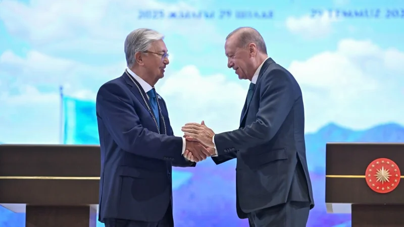 Тоқаев Түркия Республикасының ең жоғары мемлекеттік наградасы – «Devlet Nişanı» орденімен марапатталды