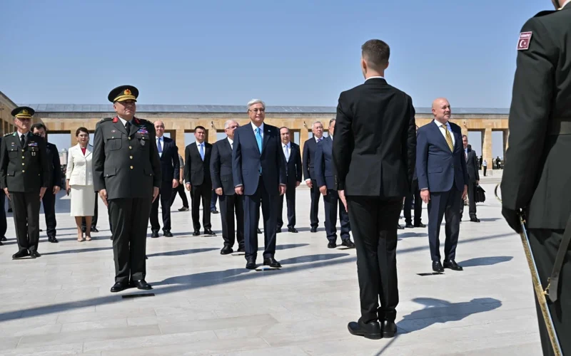 Prezıdent Mustafa Kemal Atatúrik kesenesine zııarat etti