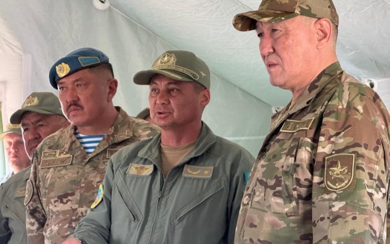 Министр обороны — о крушении вертолета: Делаем все, чтобы установить судьбу экипажа Министр обороны — о крушении вертолета: Делаем все, чтобы установить судьбу экипажа