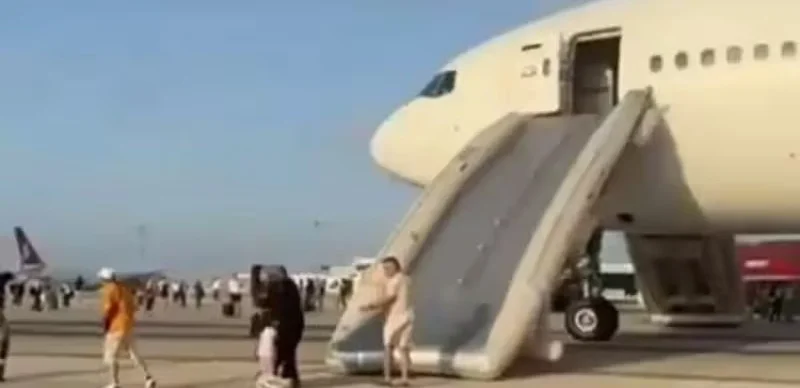 Түркияда әуежайдағы ұшақтан түтін шықты