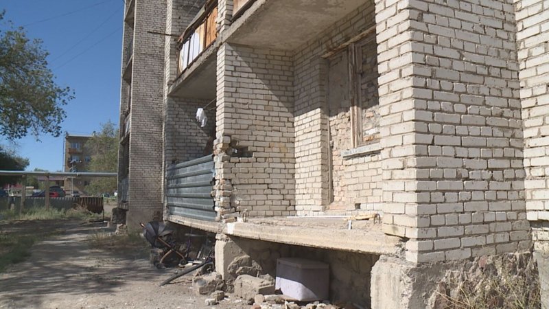 Аварийное жилье в Приозерске: восемь домов под угрозой обрушения, капитальный ремонт буксует