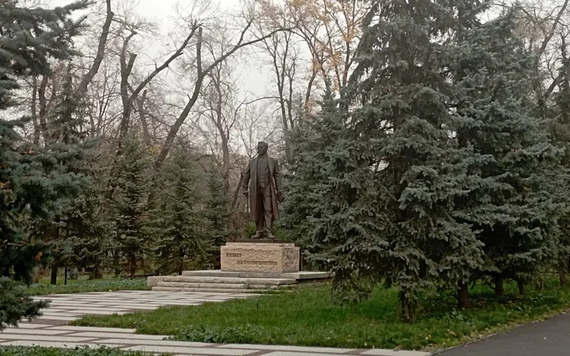 Сквер имени Ахмета Байтурсынова благоустроят в Алматы