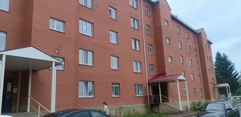в Щучинске поднимают детей-инвалидов на третий этаж вручную в Щучинске поднимают детей-инвалидов на третий этаж вручную